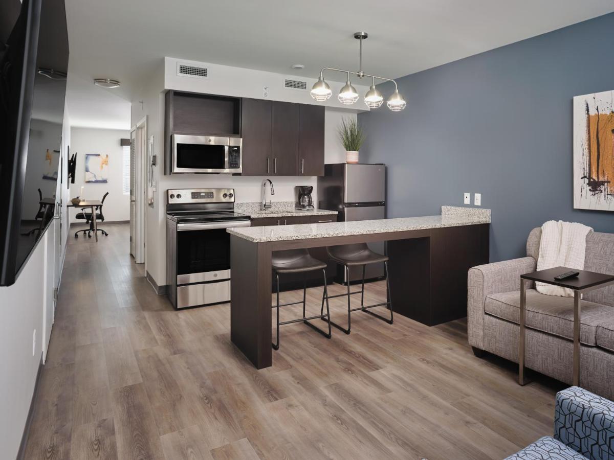 Stayapt Suites Houston-Nasa/Clear Lake 웹스터 외부 사진