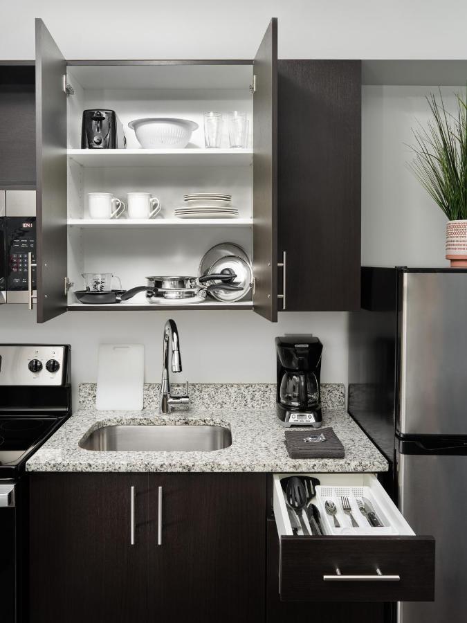 Stayapt Suites Houston-Nasa/Clear Lake 웹스터 외부 사진